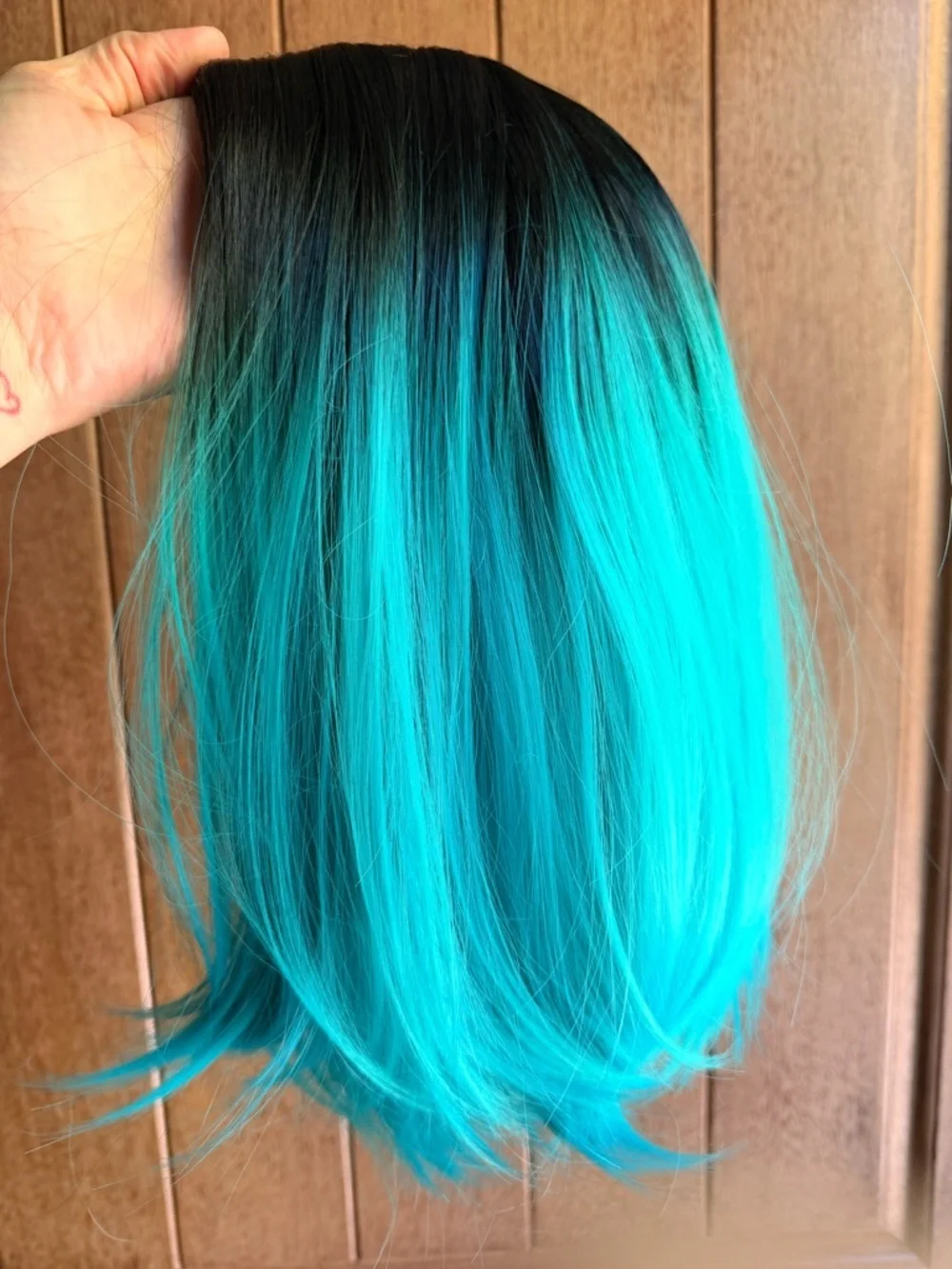 N/A vibrant turquoise
